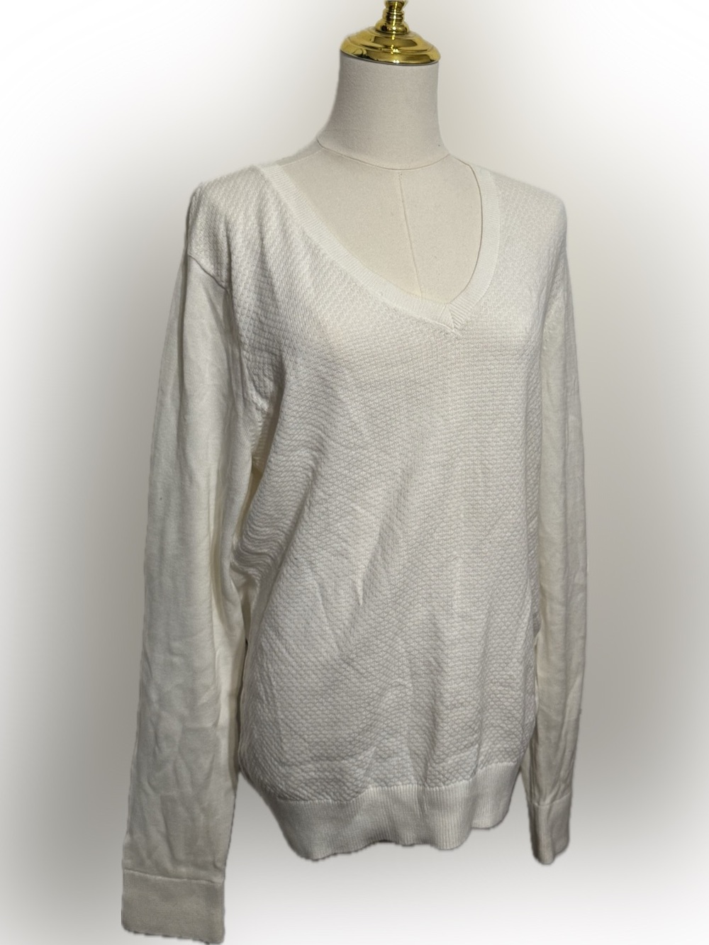 Izod White V-Neck Textured Knit Sweater